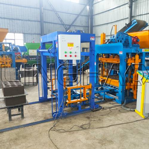 PLC control panel of QT4-15 automatic block machine